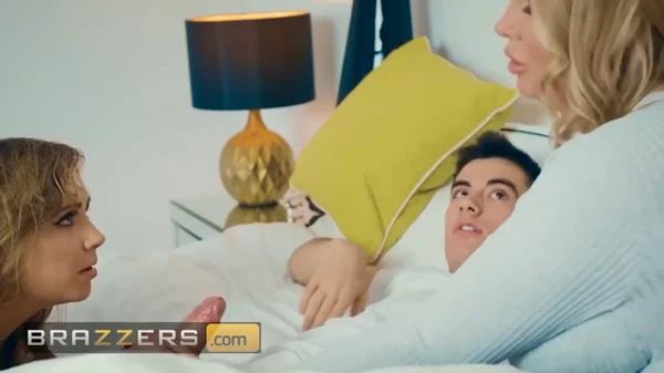 Orgie franceză extremă cu femei senzuale